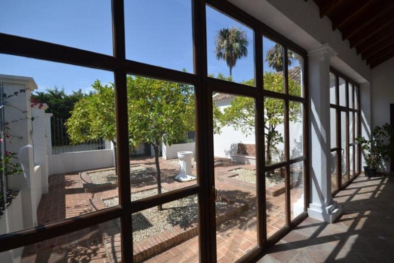 Detached Villa in Guadalmina Baja — photo 6 of 10