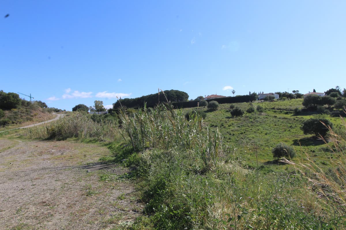 Residential Plot in Benahavís — photo 1 of 10
