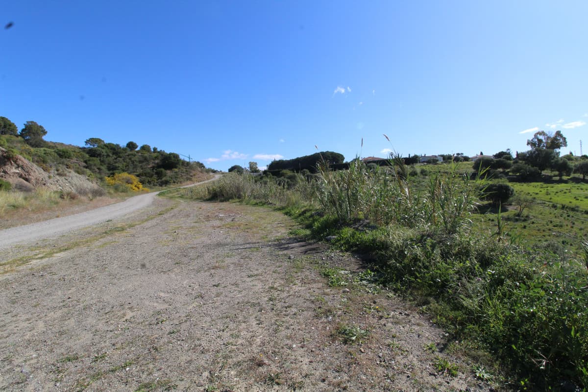 Residential Plot in Benahavís — photo 6 of 10