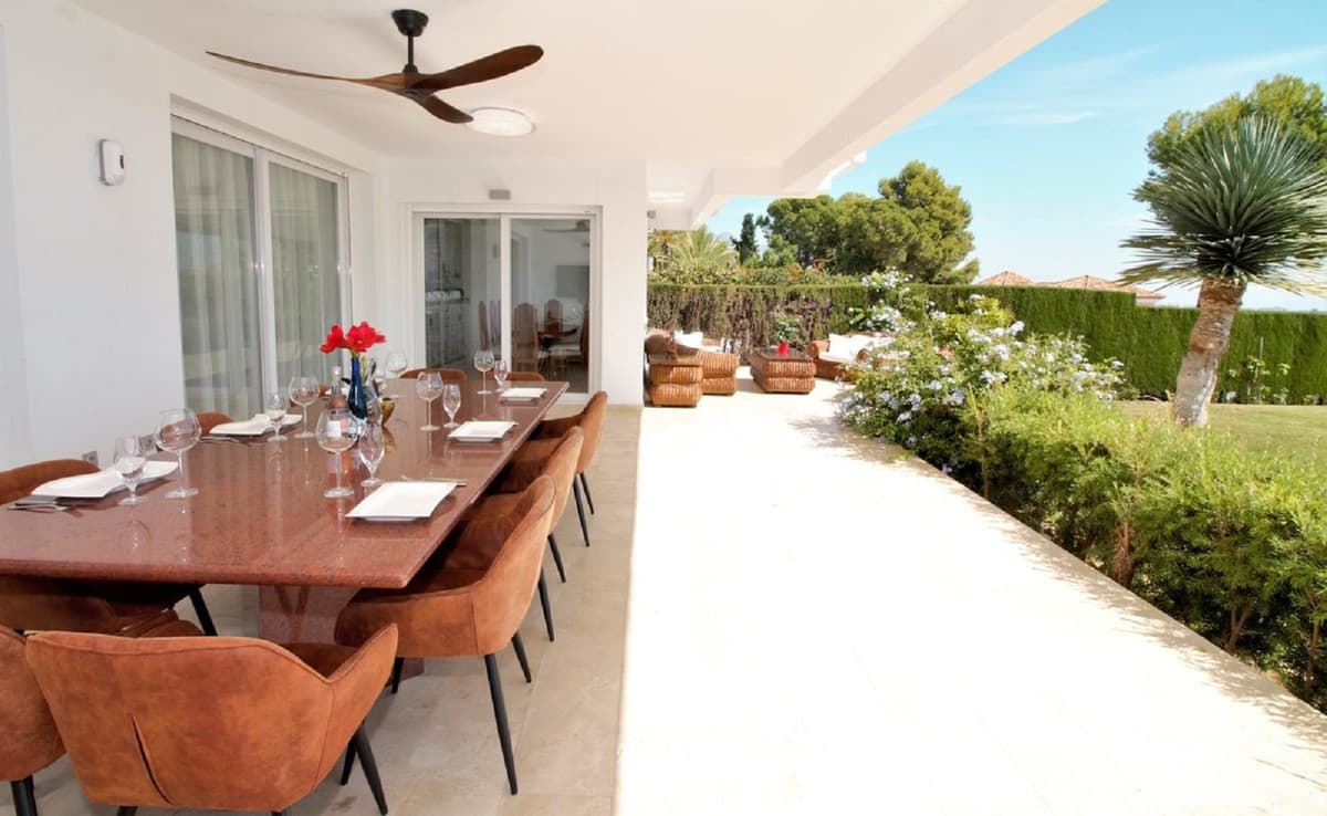 Detached Villa in El Paraiso — photo 6 of 10