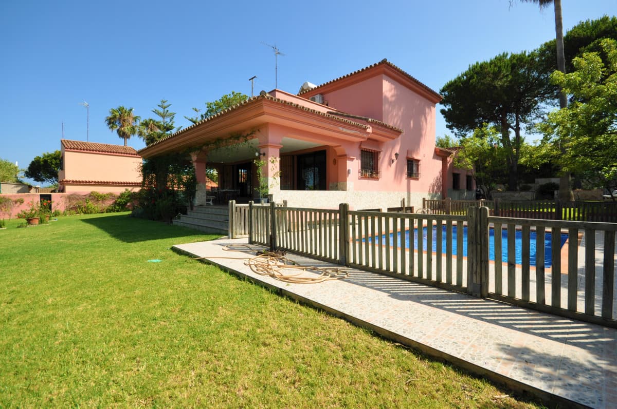 Detached Villa in Casares Playa — photo 1 of 10