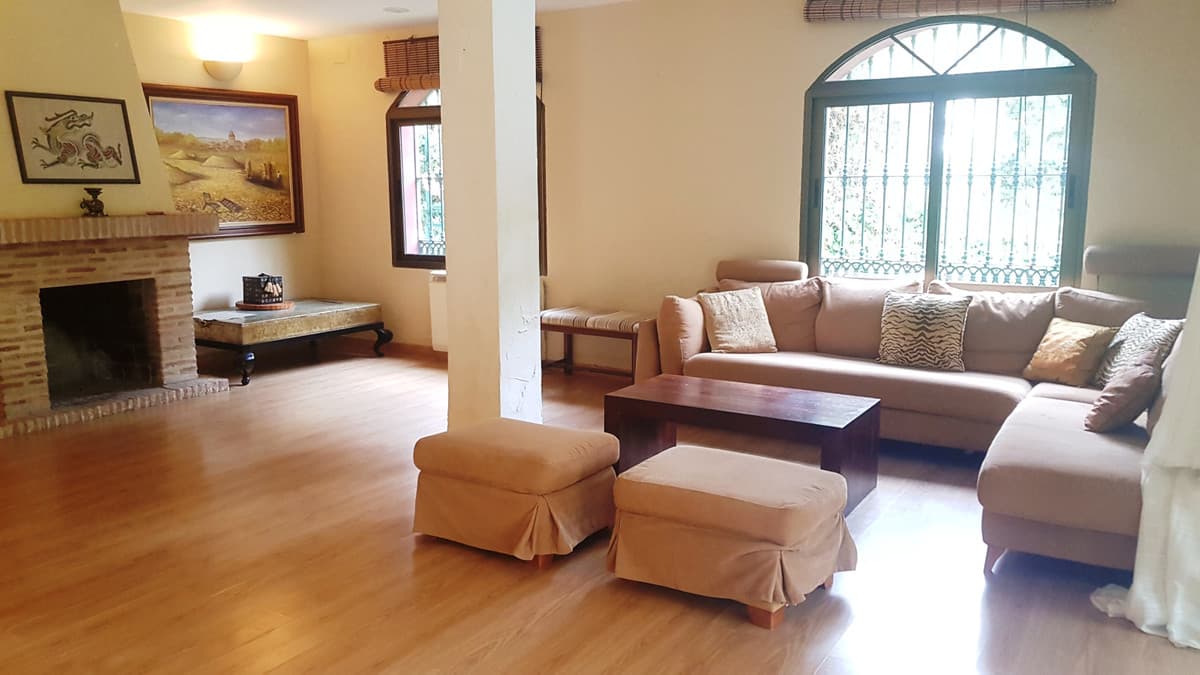 Detached Villa in Elviria — photo 5 of 10