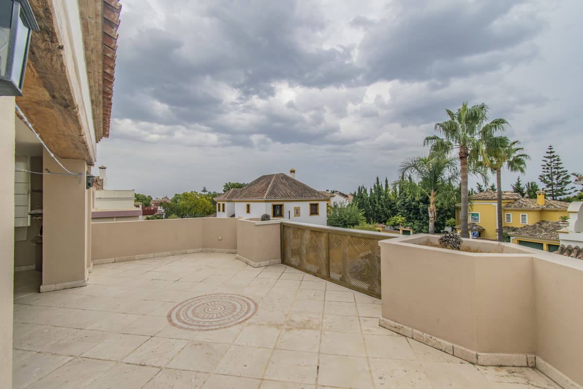 Detached Villa in San Pedro de Alcántara — photo 4 of 10