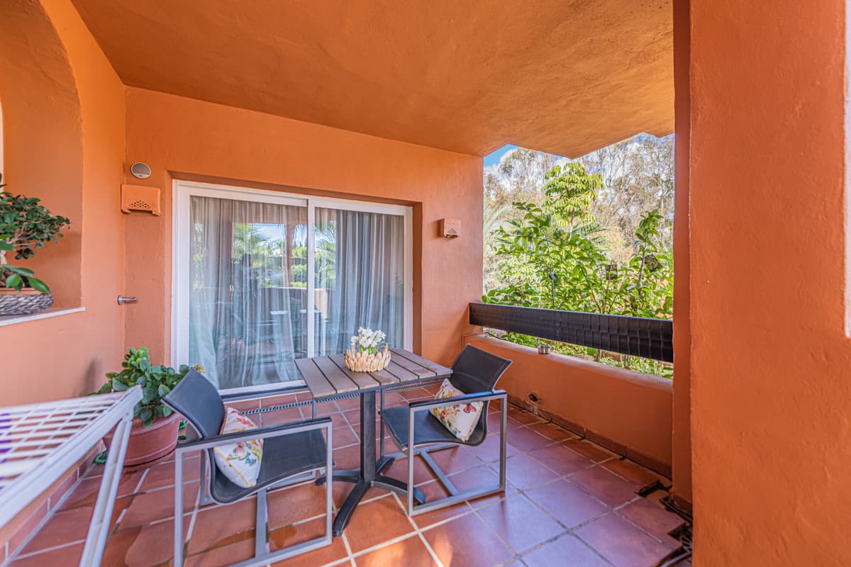 Middle Floor Apartment in Nueva Andalucía — photo 2 of 10