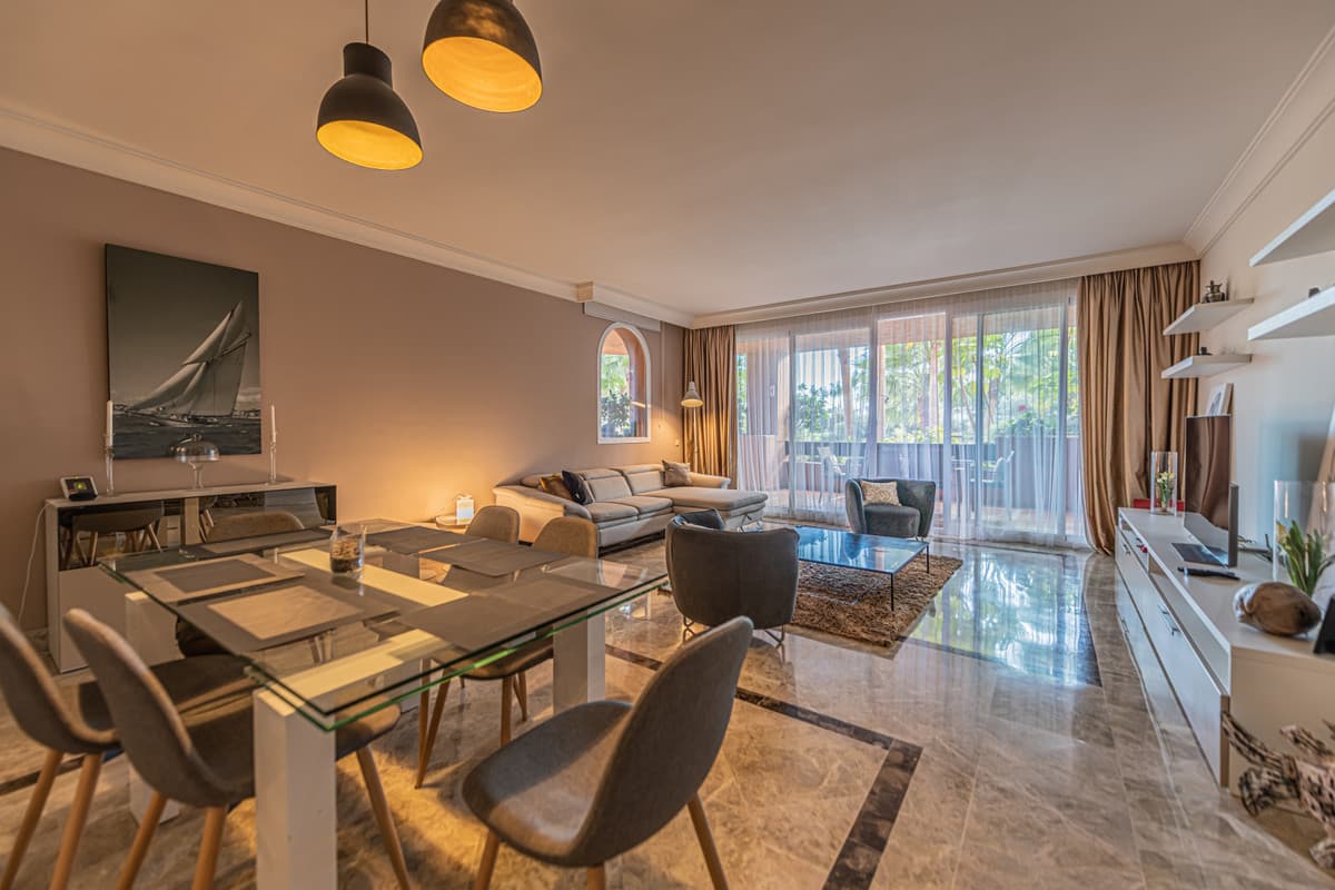 Middle Floor Apartment in Nueva Andalucía — photo 4 of 10