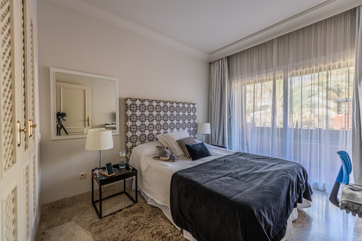 Middle Floor Apartment in Nueva Andalucía — photo 7 of 10