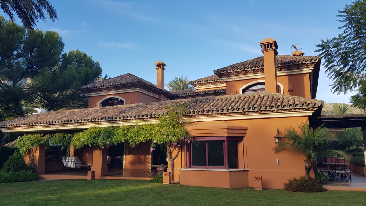 Detached Villa in Sierra Blanca — photo 1 of 10