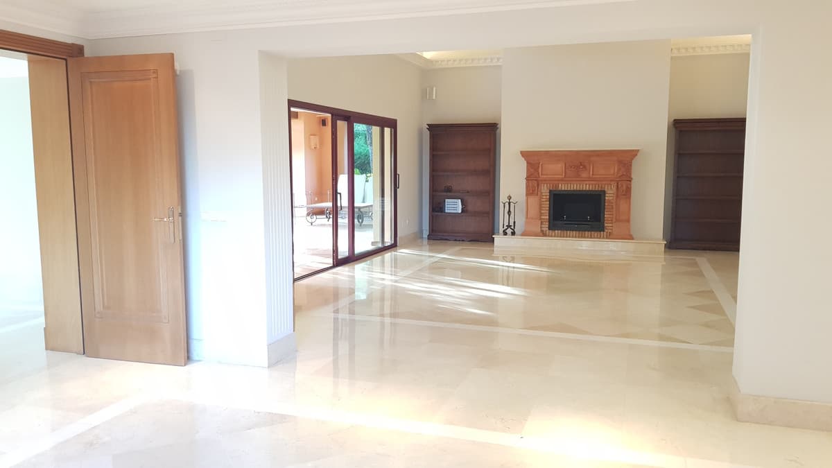 Detached Villa in Sierra Blanca — photo 8 of 10