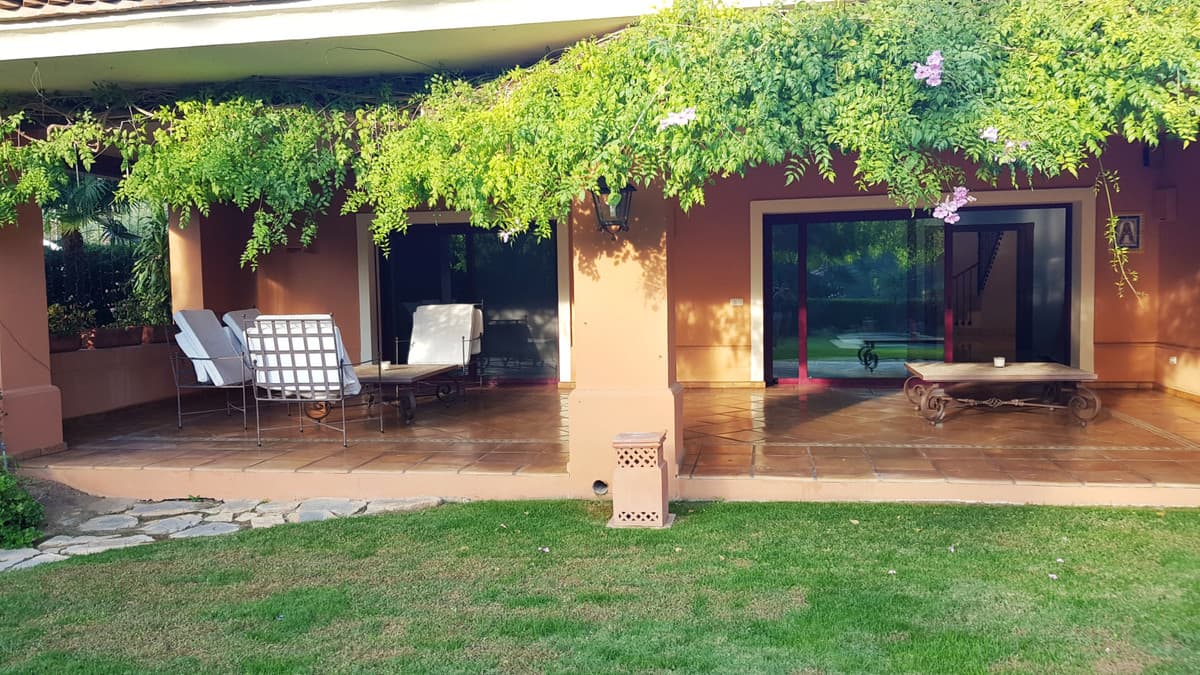 Detached Villa in Sierra Blanca — photo 10 of 10