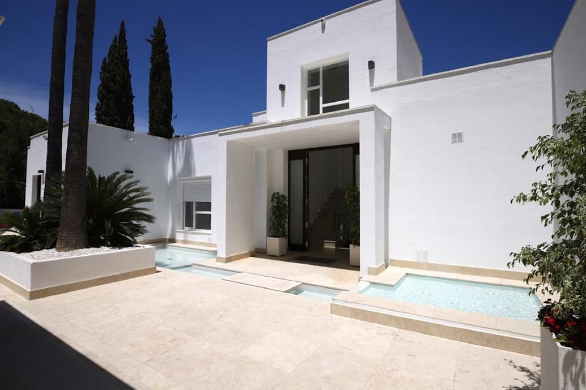 Detached Villa in Las Brisas — photo 3 of 10