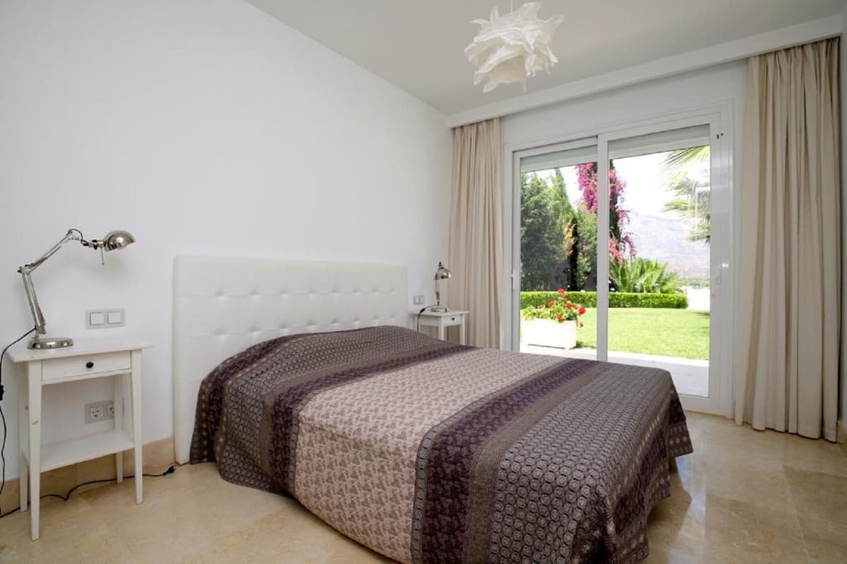 Detached Villa in Las Brisas — photo 9 of 10