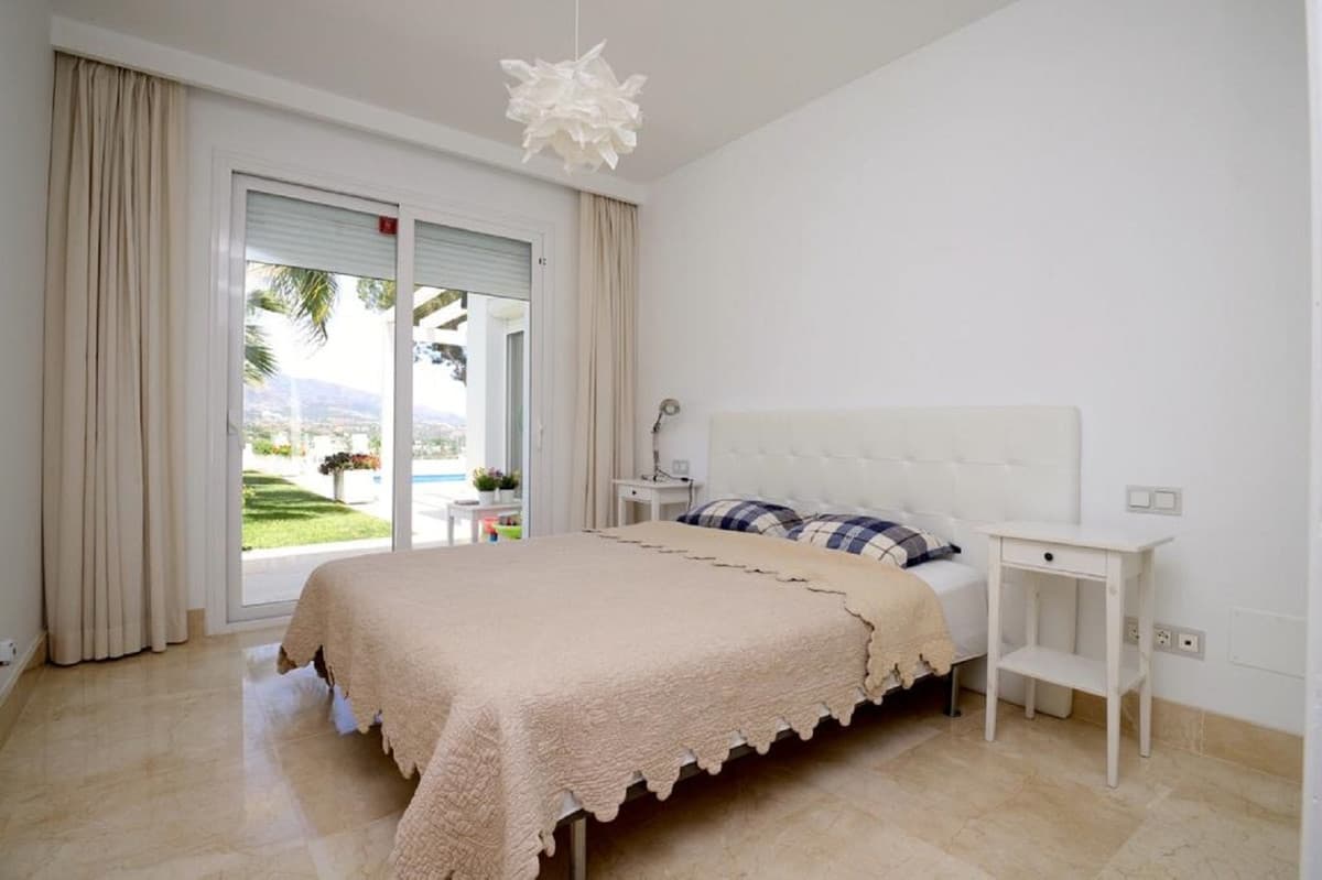 Detached Villa in Las Brisas — photo 10 of 10