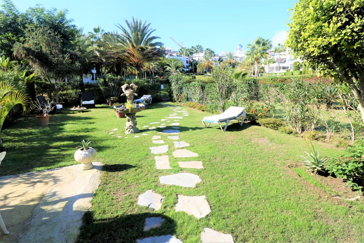 Semi-Detached House in Estepona — photo 3 of 10