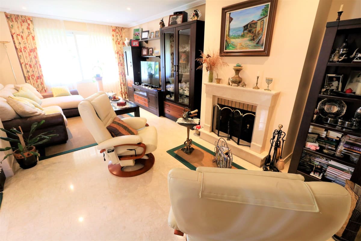 Semi-Detached House in Estepona — photo 4 of 10
