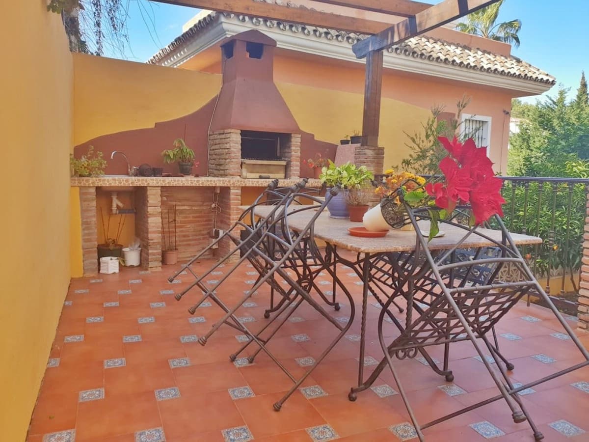 Detached Villa in Nueva Andalucía — photo 8 of 10
