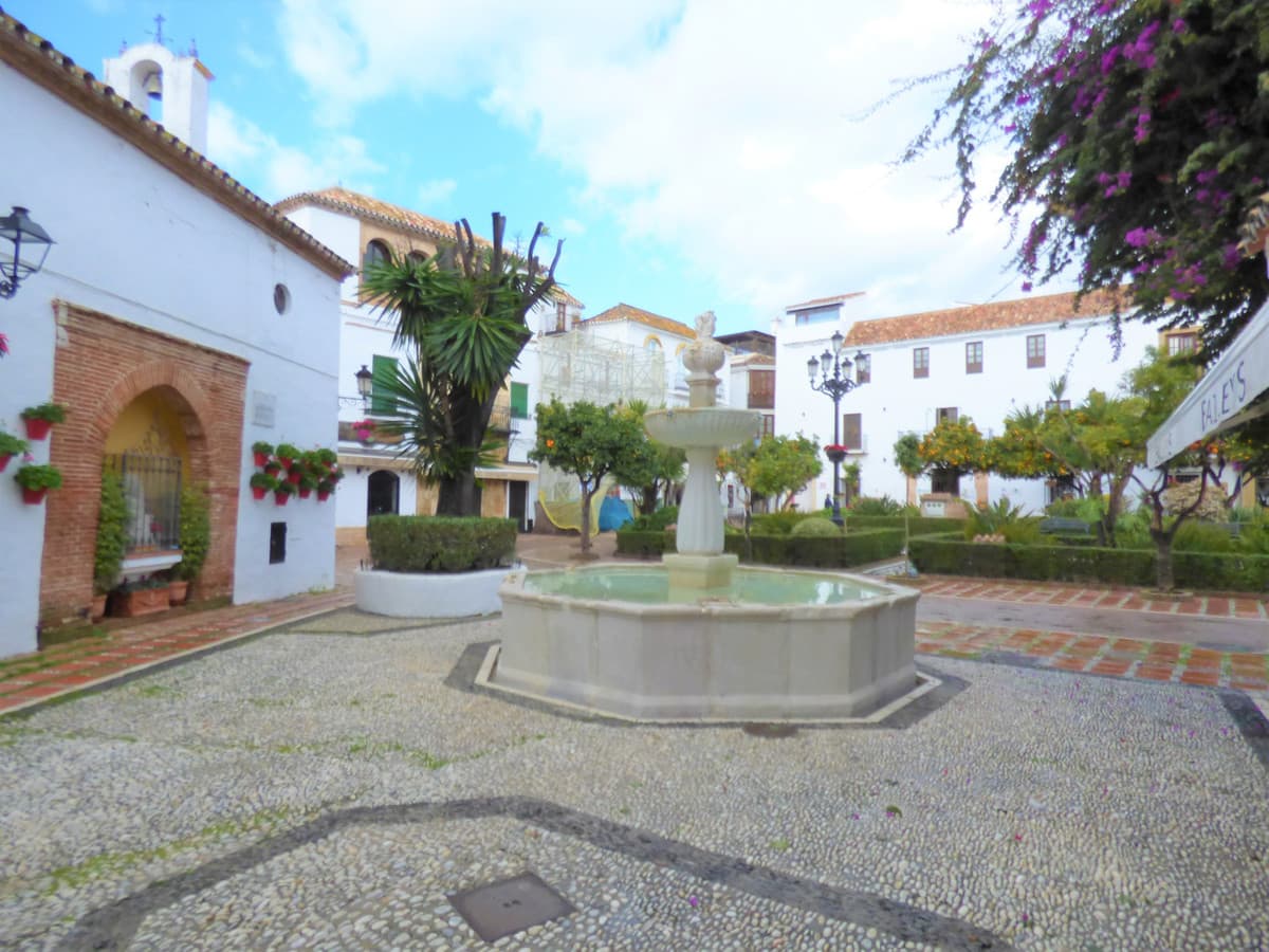 Townhouse in Marbella — photo 1 of 10