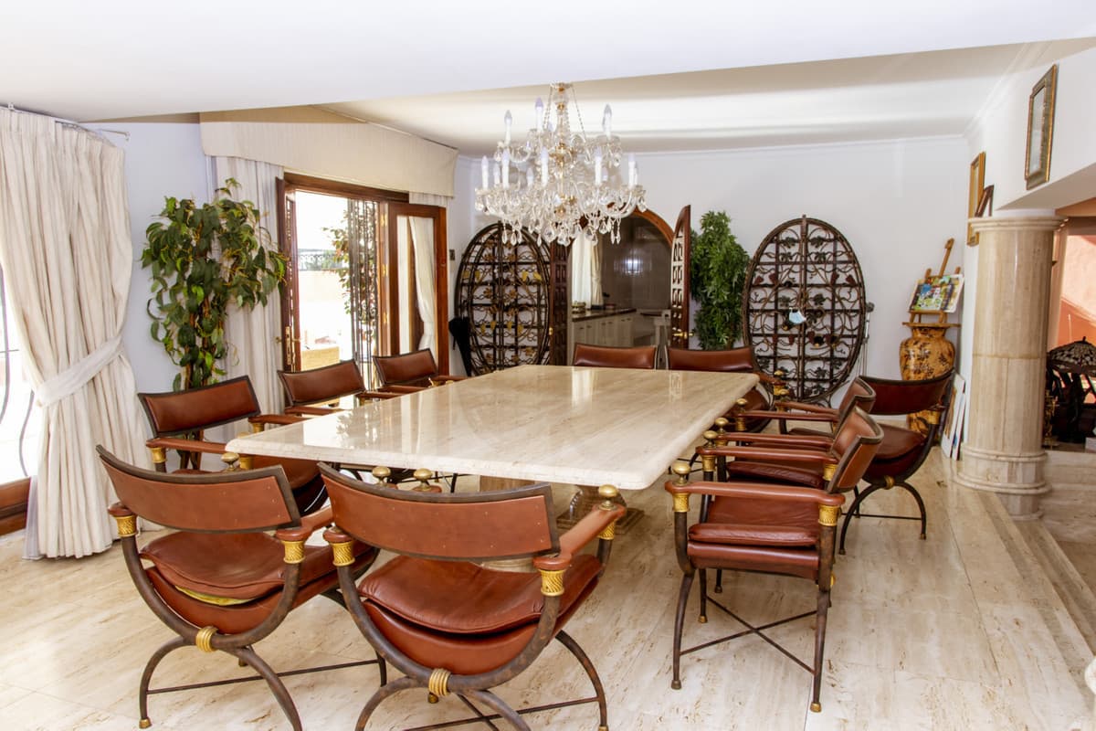 Detached Villa in Estepona — photo 3 of 10