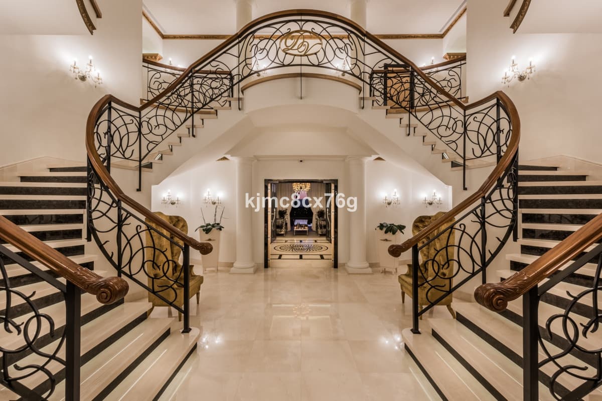 Detached Villa in Hacienda Las Chapas — photo 4 of 10