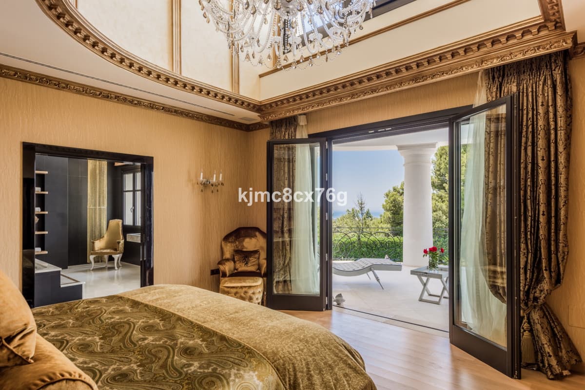 Detached Villa in Hacienda Las Chapas — photo 10 of 10