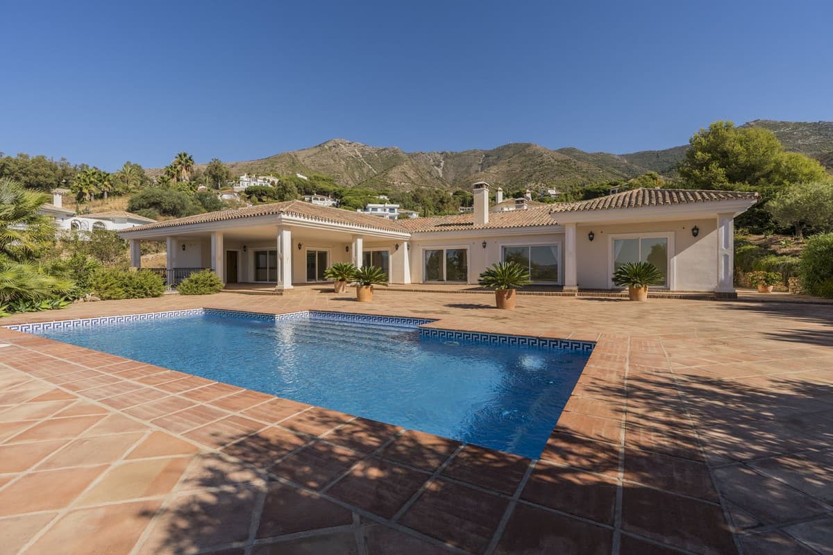 Detached Villa in Valtocado — photo 1 of 10