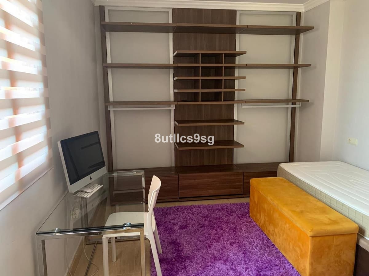 Middle Floor Apartment in Estepona — photo 9 of 10