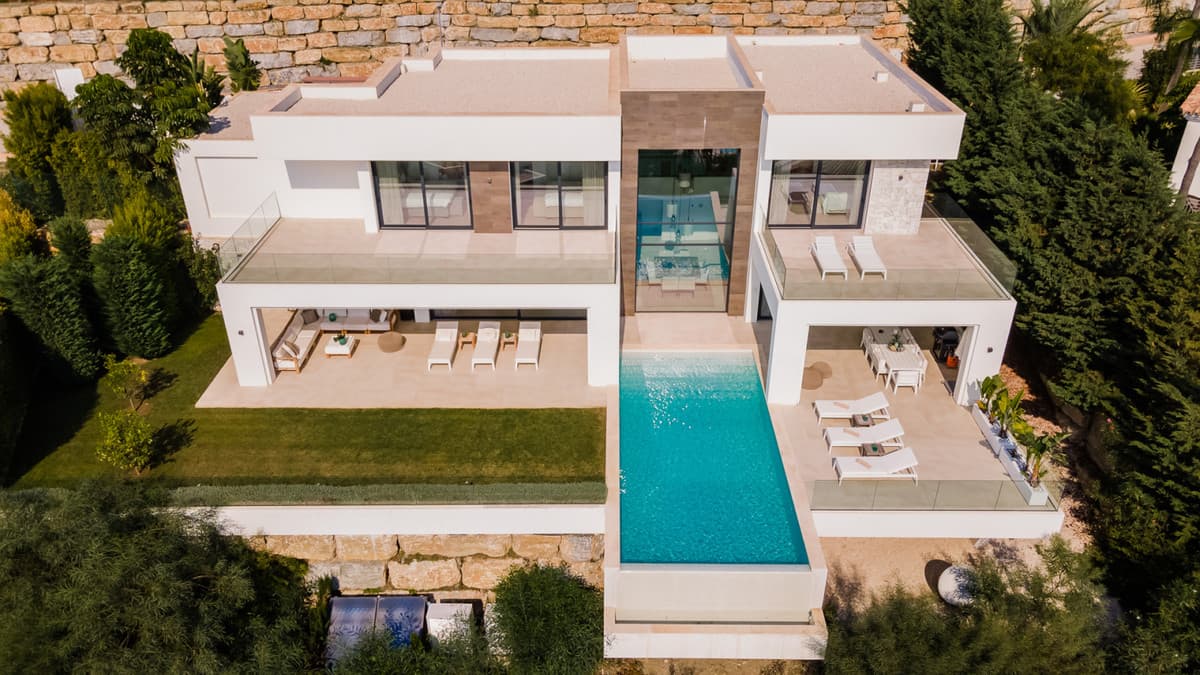 Detached Villa in Benahavís — photo 1 of 10