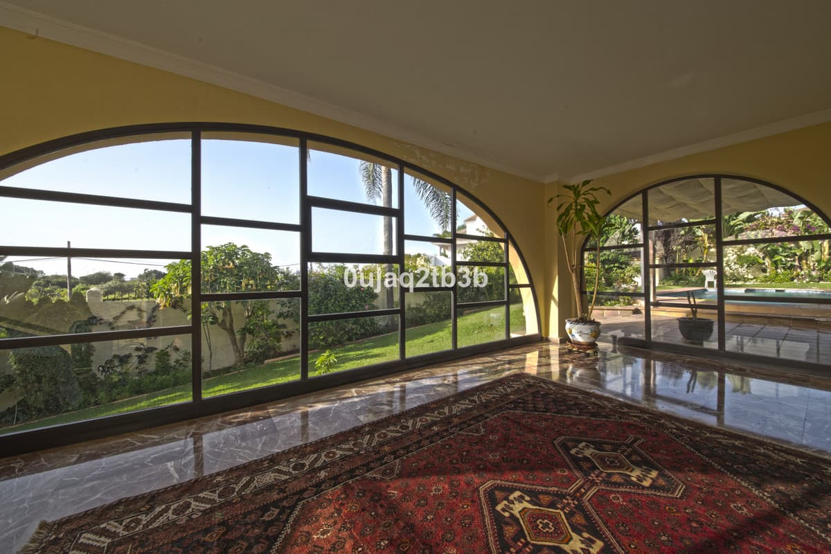 Detached Villa in New Golden Mile — photo 1 of 10