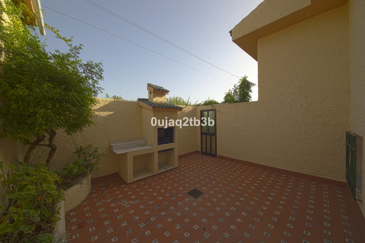 Detached Villa in New Golden Mile — photo 10 of 10