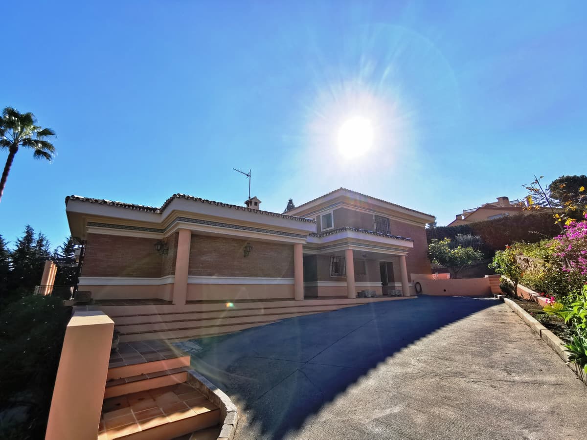 Detached Villa in Torremolinos — photo 3 of 10