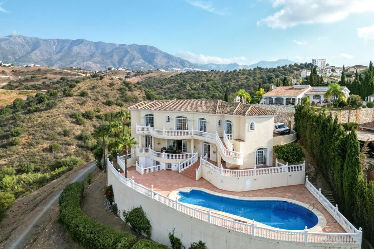 Detached Villa in Mijas Golf — photo 1 of 10
