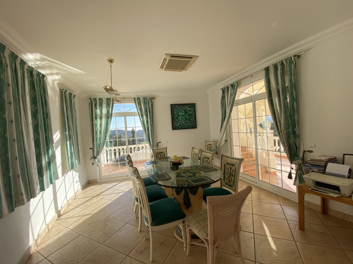 Detached Villa in Mijas Golf — photo 4 of 10