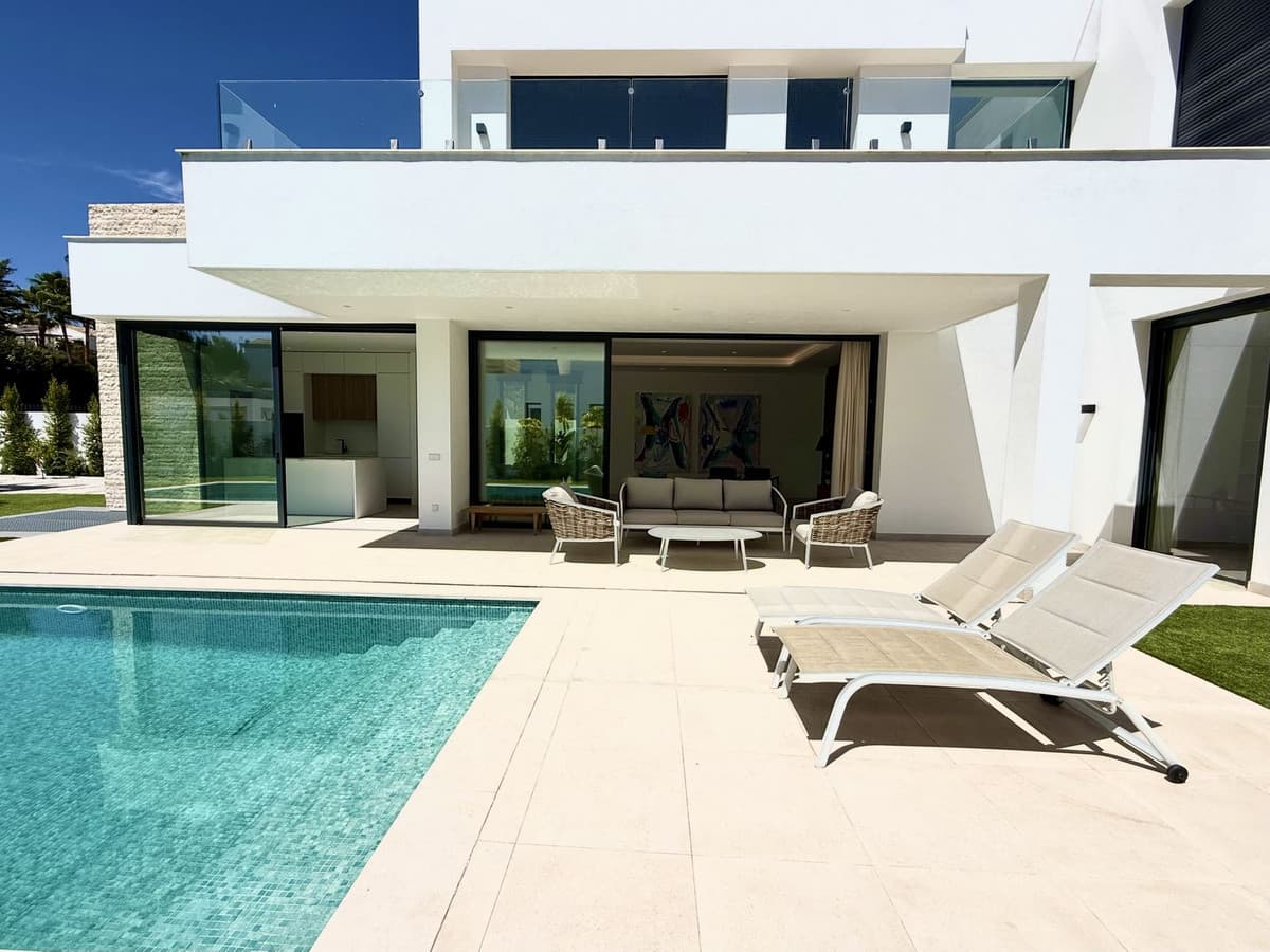Detached Villa in New Golden Mile — photo 5 of 10