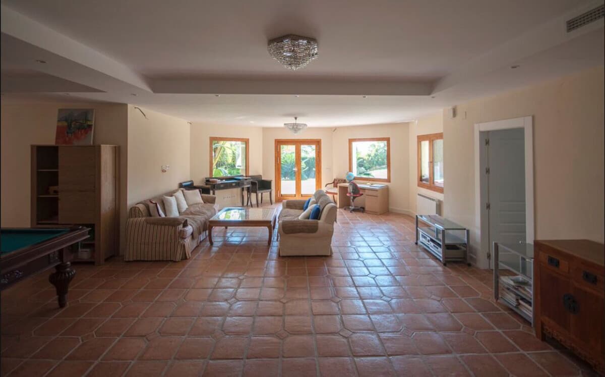 Detached Villa in Sierra Blanca — photo 9 of 10