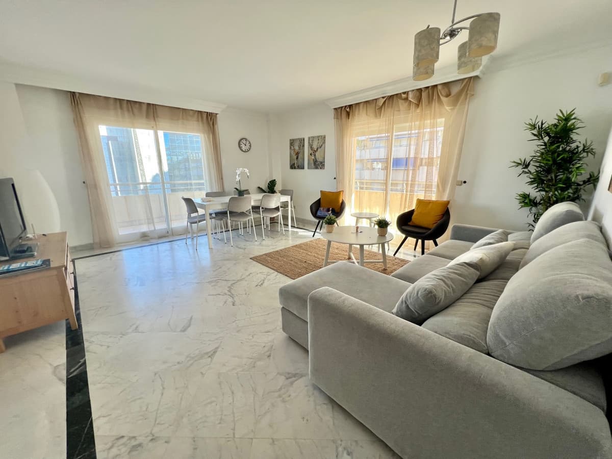 Middle Floor Apartment in Puerto Banús — photo 3 of 10