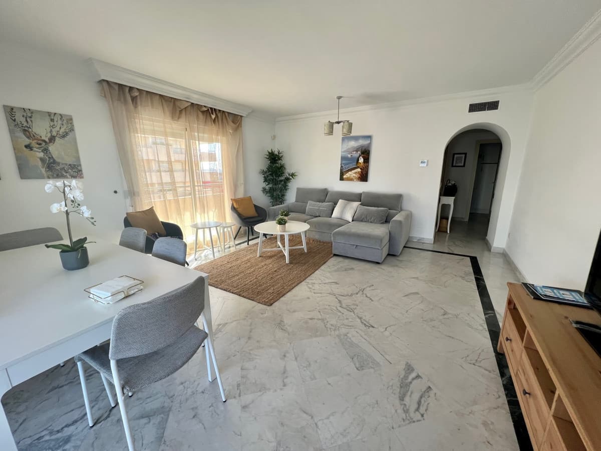 Middle Floor Apartment in Puerto Banús — photo 4 of 10