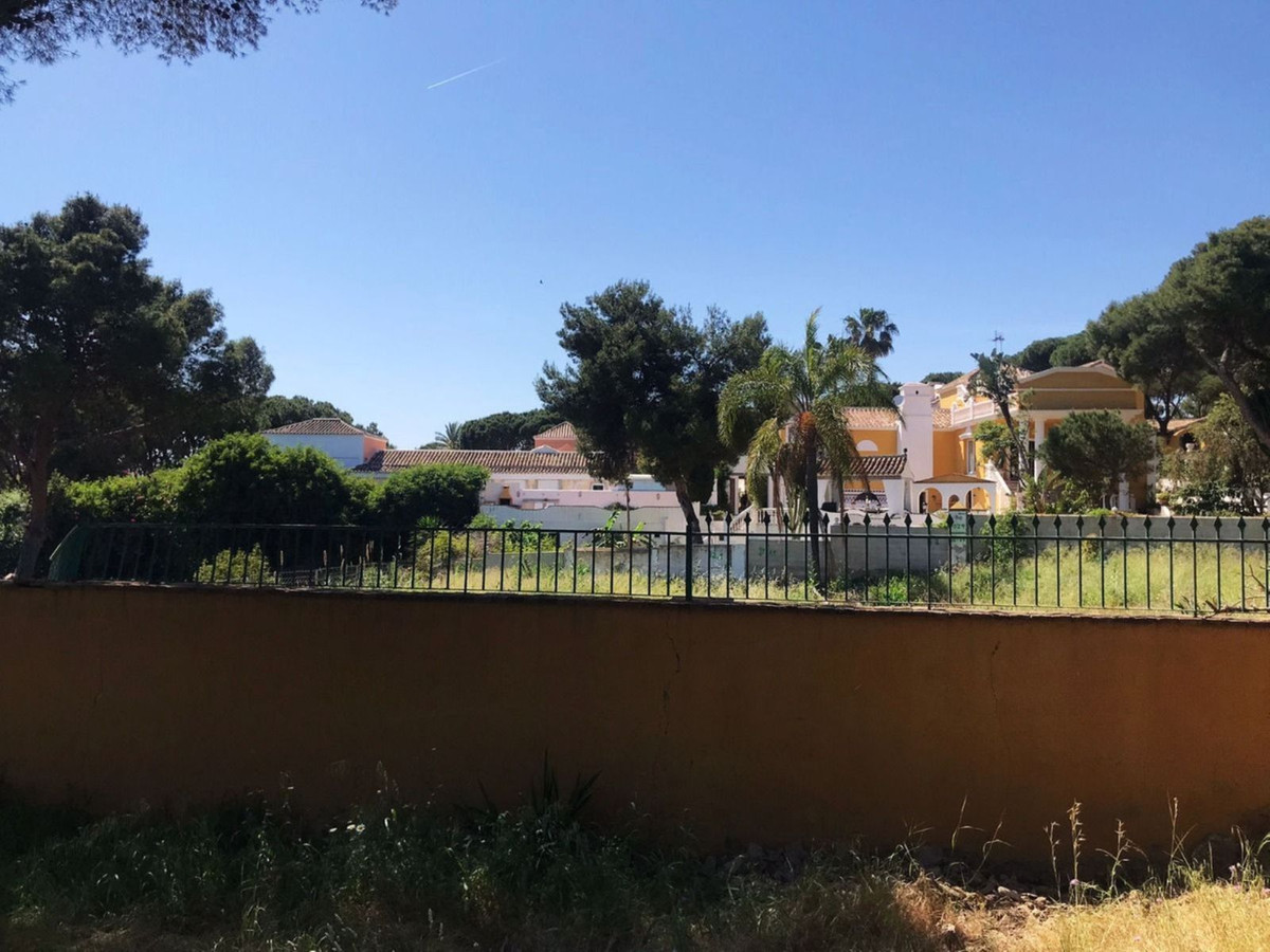 Residential Plot in Hacienda Las Chapas — photo 1 of 10