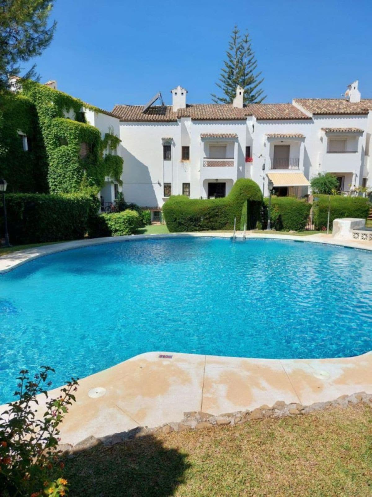Semi-Detached House in Marbella — photo 3 of 10