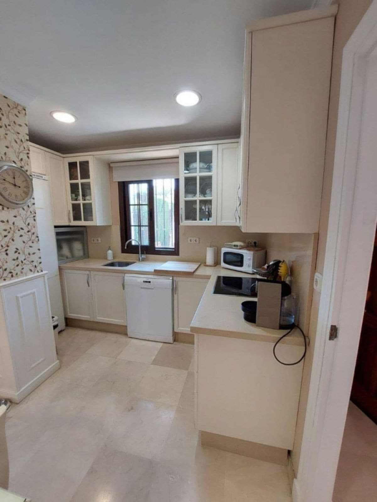 Semi-Detached House in Marbella — photo 4 of 10