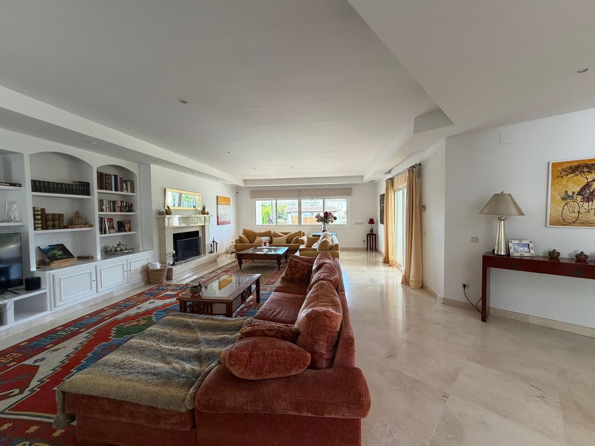 Detached Villa in Benahavís — photo 7 of 10