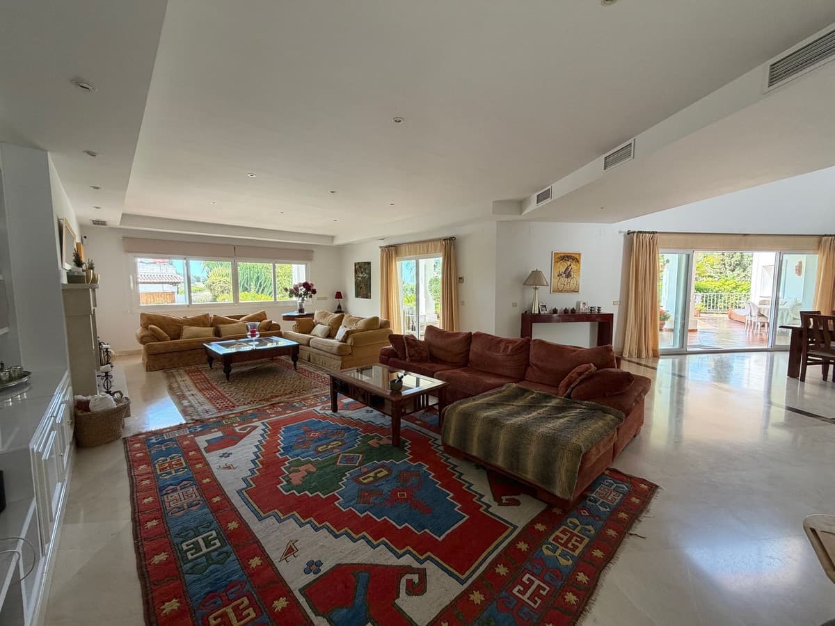 Detached Villa in Benahavís — photo 8 of 10
