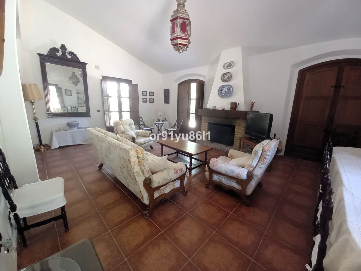 Cortijo in Casares — photo 4 of 10