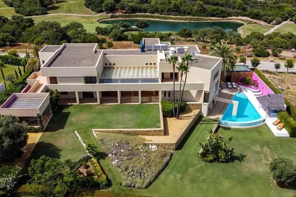 Detached Villa in Sotogrande Alto — photo 1 of 10