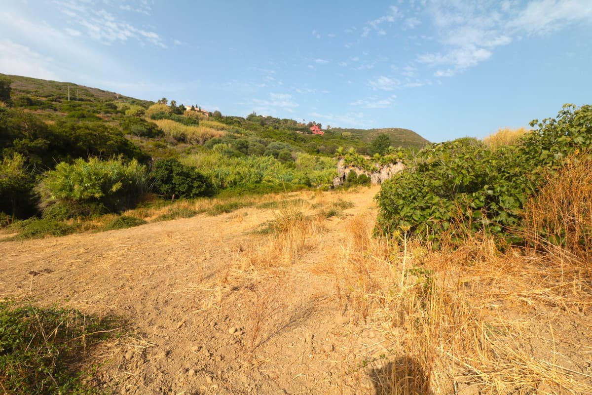 Land with Ruin in Manilva — photo 4 of 10