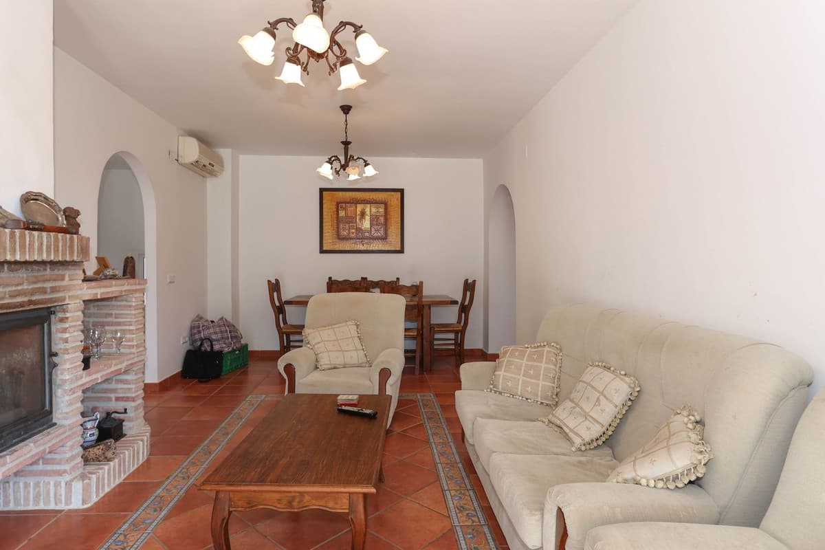 Detached Villa in Guaro — photo 9 of 10
