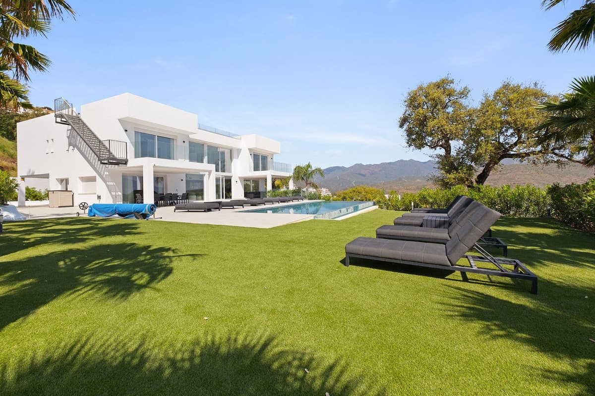 Detached Villa in La Mairena — photo 3 of 10