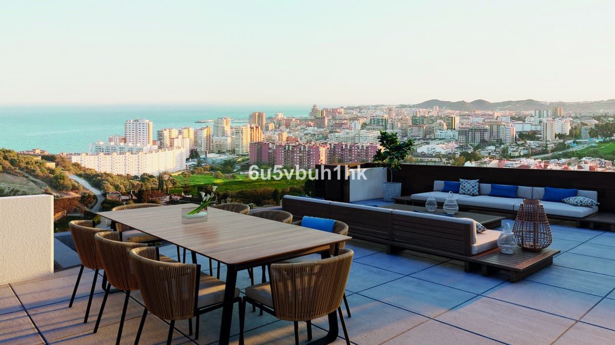 Semi-Detached House in Torreblanca — photo 1 of 10