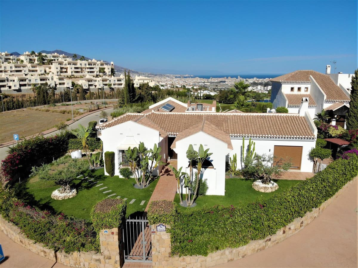 Detached Villa in Cerros del Aguila — photo 1 of 10