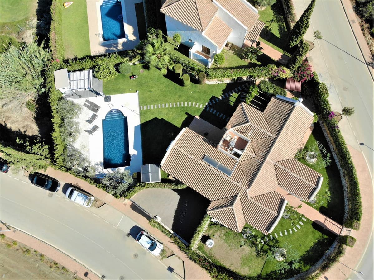 Detached Villa in Cerros del Aguila — photo 3 of 10
