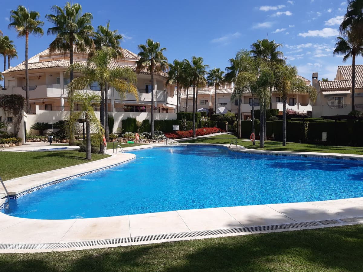 Townhouse in Las Chapas — photo 4 of 10