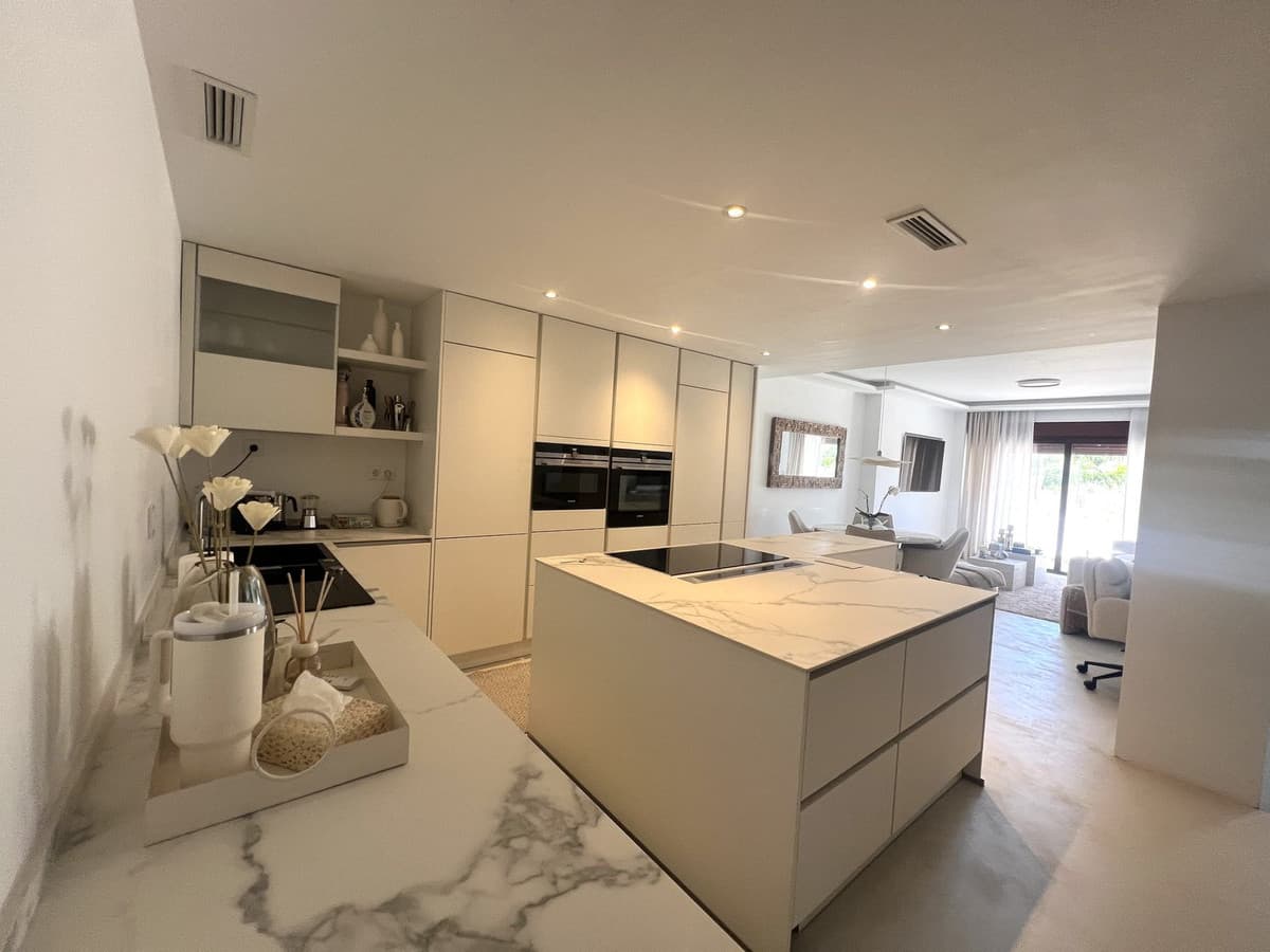 Ground Floor Apartment in Nueva Andalucía — photo 4 of 10
